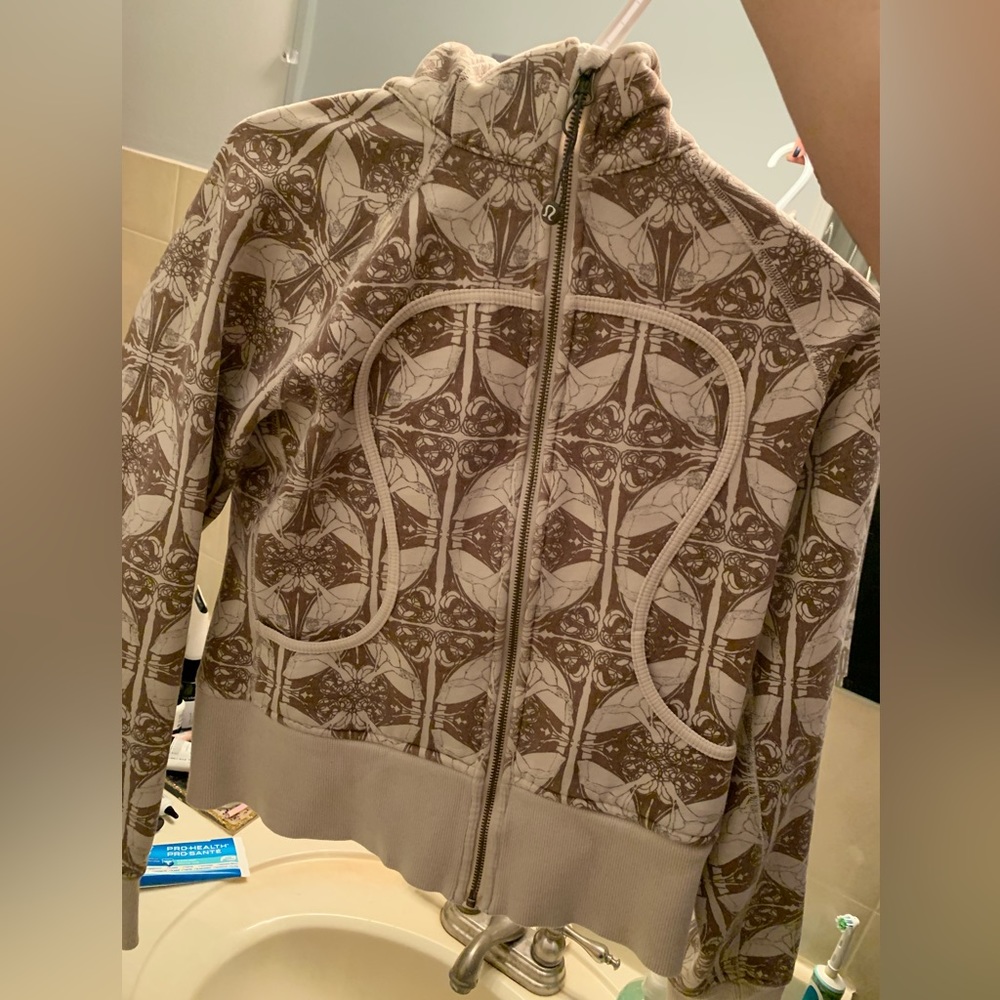 Lulu scuba hoodie!! Size 8